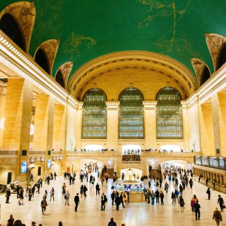 Click to view a popup image of bustling Grand Central Station